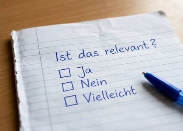 Handschriftliche Notiz "Ist das relevant?", zum Ankreuzen: Ja, Nein, Vielleicht